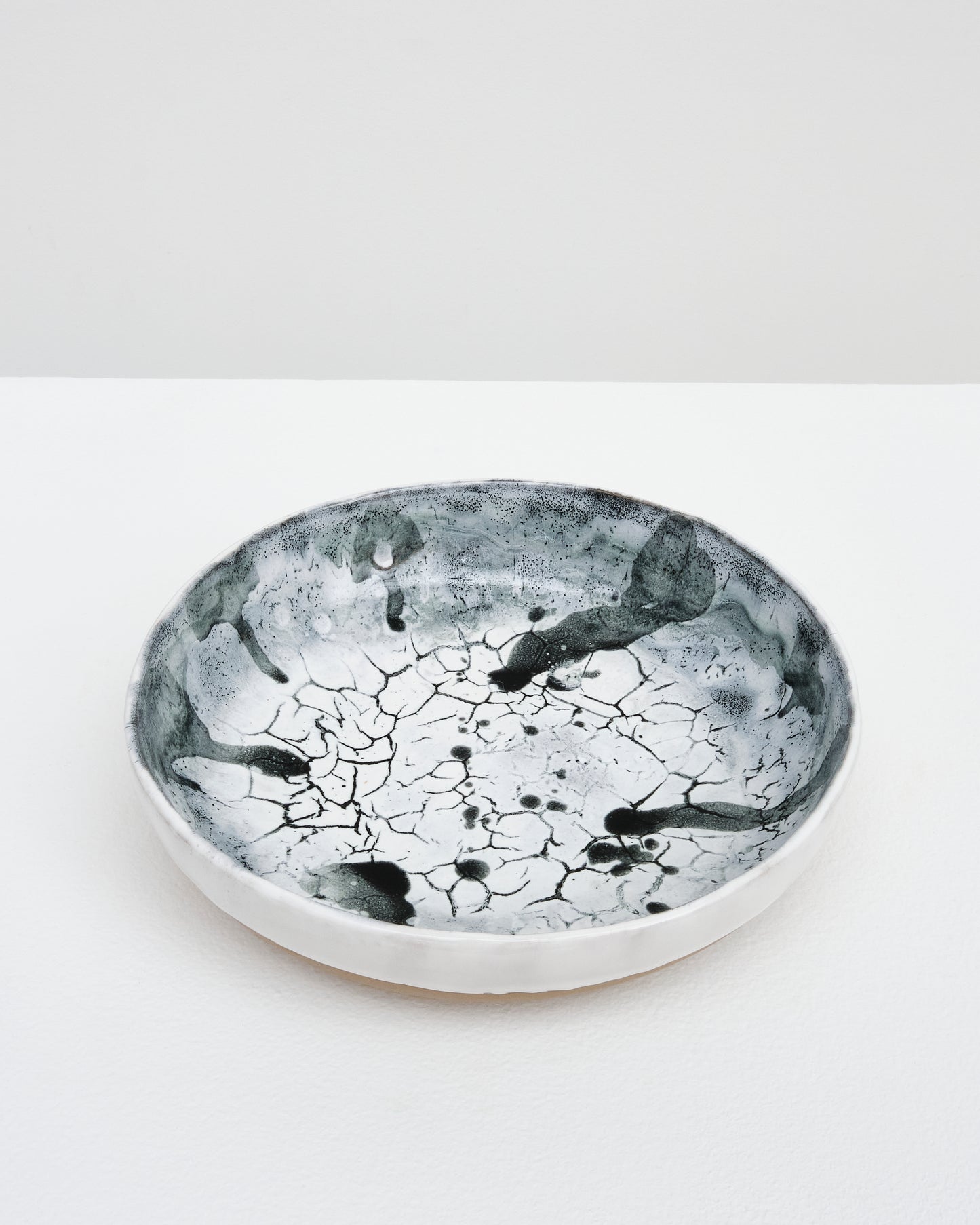 Extra large smooth serving bowl